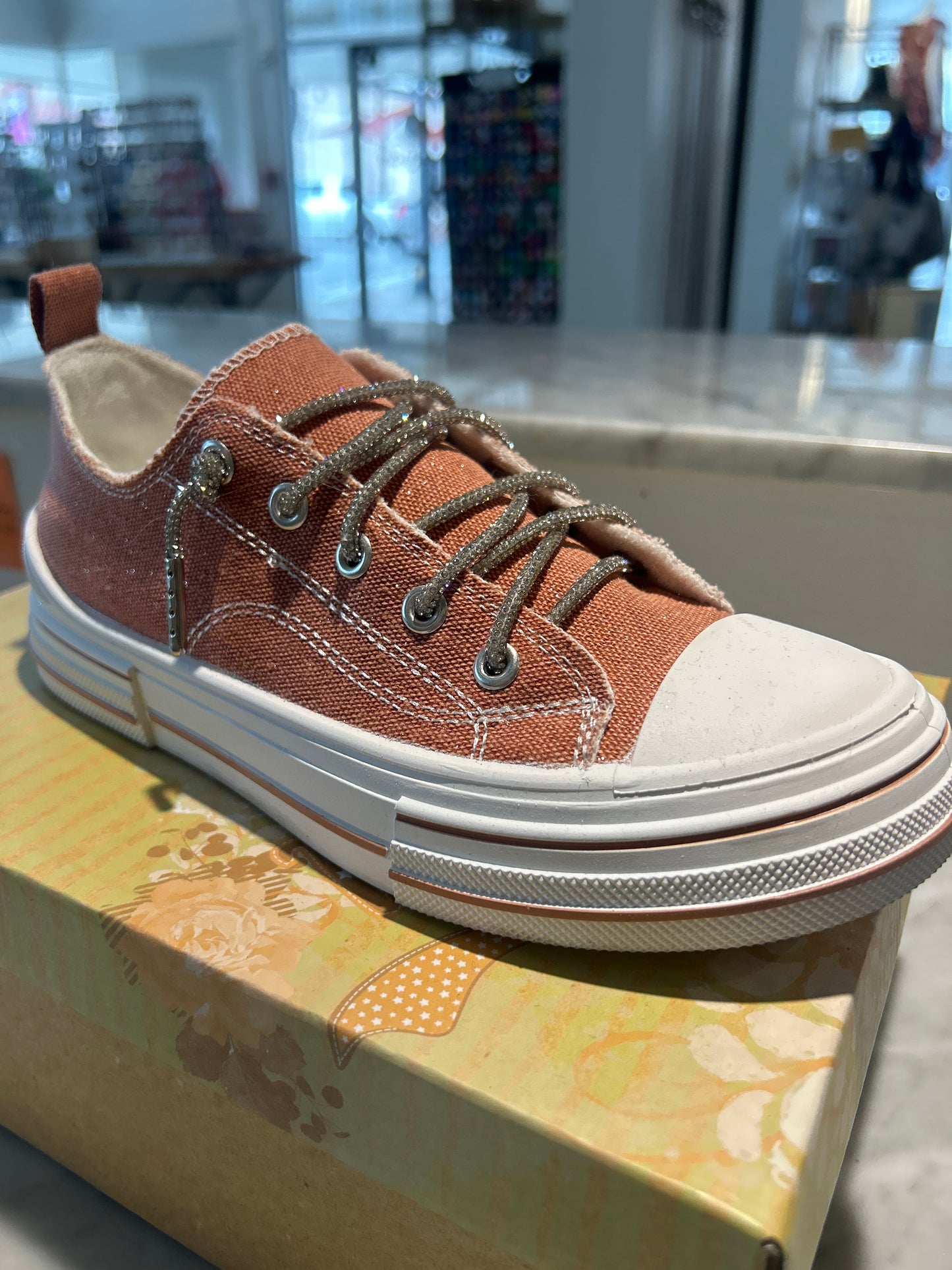 Aman Sparkle Rust Sneaker