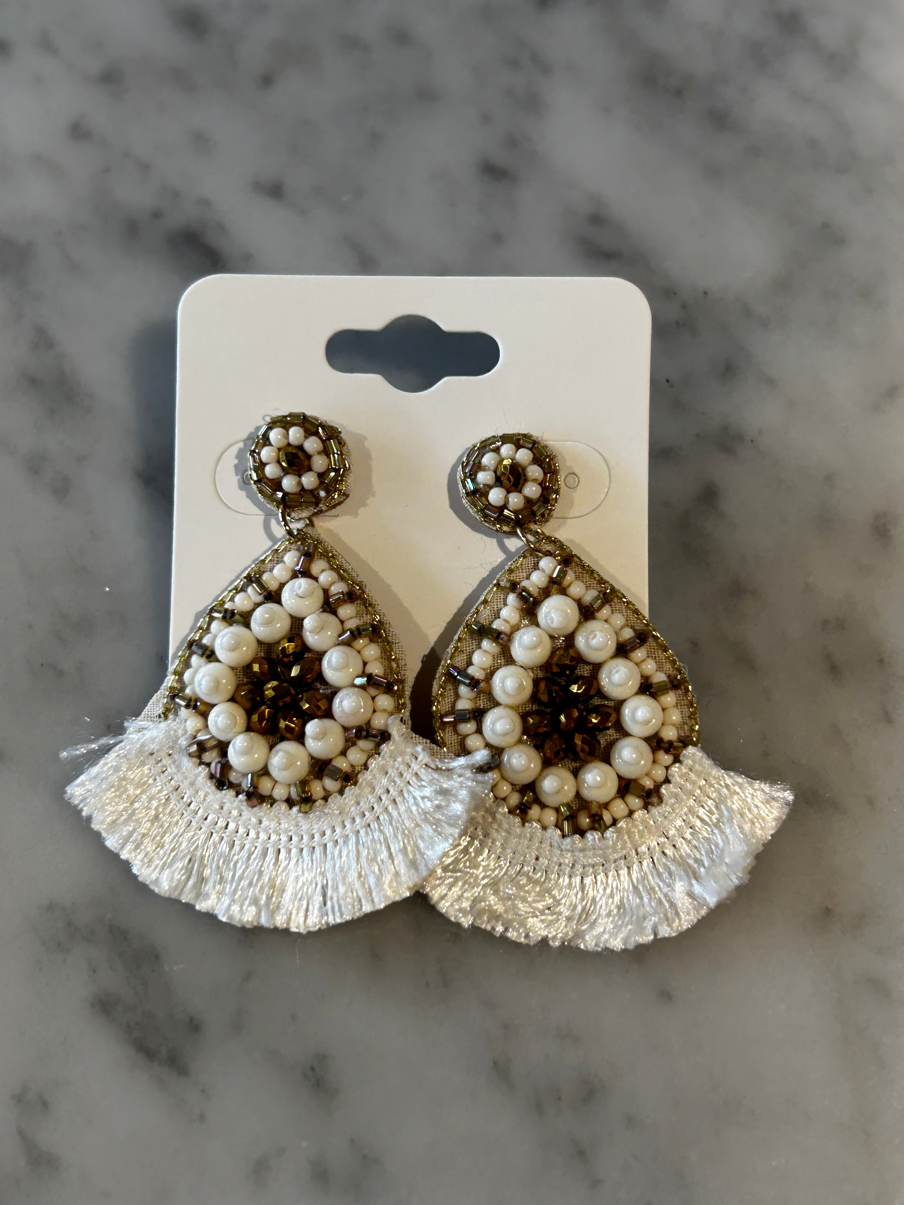 Fan Beaded Wh Earrings
