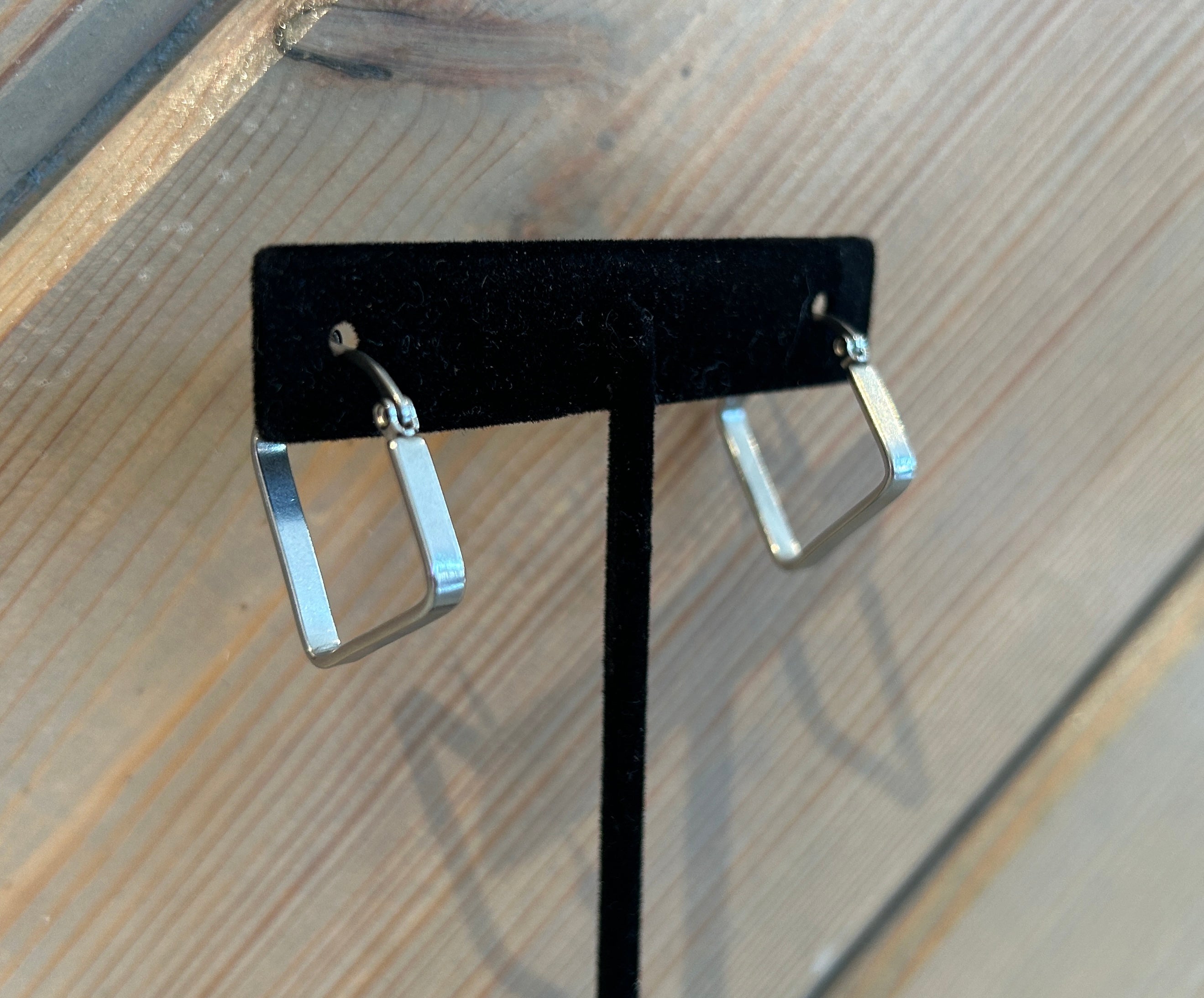 20mm Square Hoops