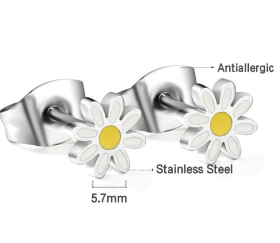 Daisy Stud Earrings