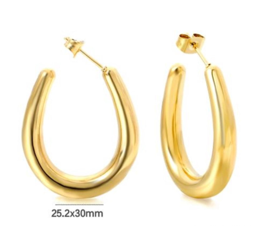 Stunner Gold Hoops