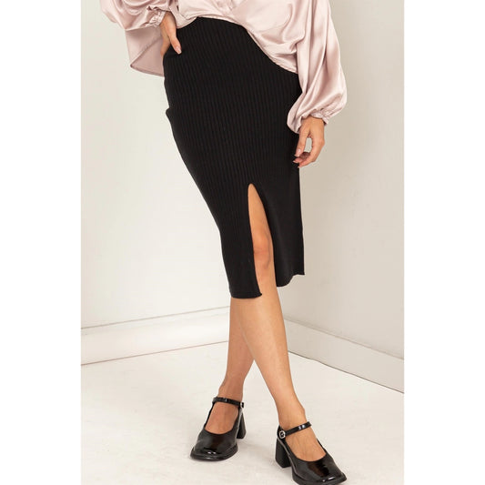 Lovely Embrace Kin Pencil Skirt in Black