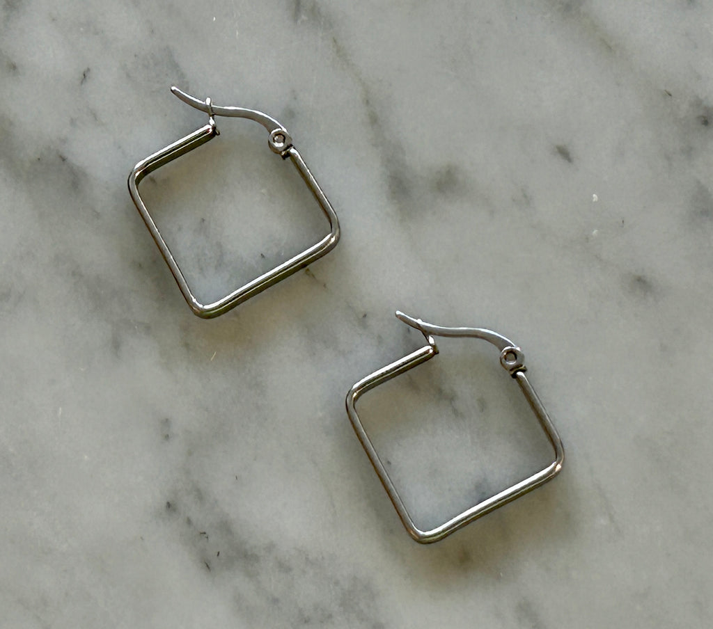 20mm Square Hoops